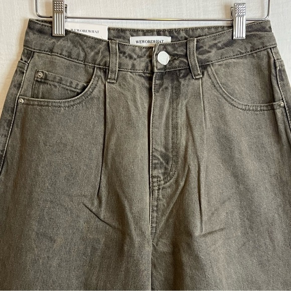 NWT WeWoreWhat High Rise Pleated Wide Leg Slouchy Pants in Stone Wash SZ… - Picture 8 of 10